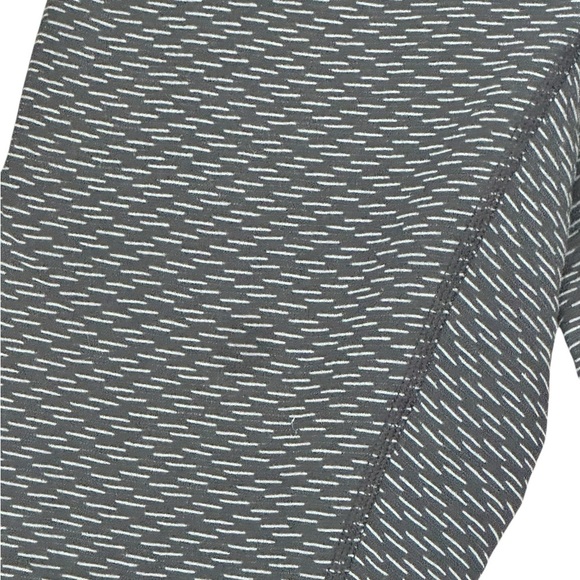 Lululemon Wunder Under black pattern style sz 6 28” - Picture 4 of 6